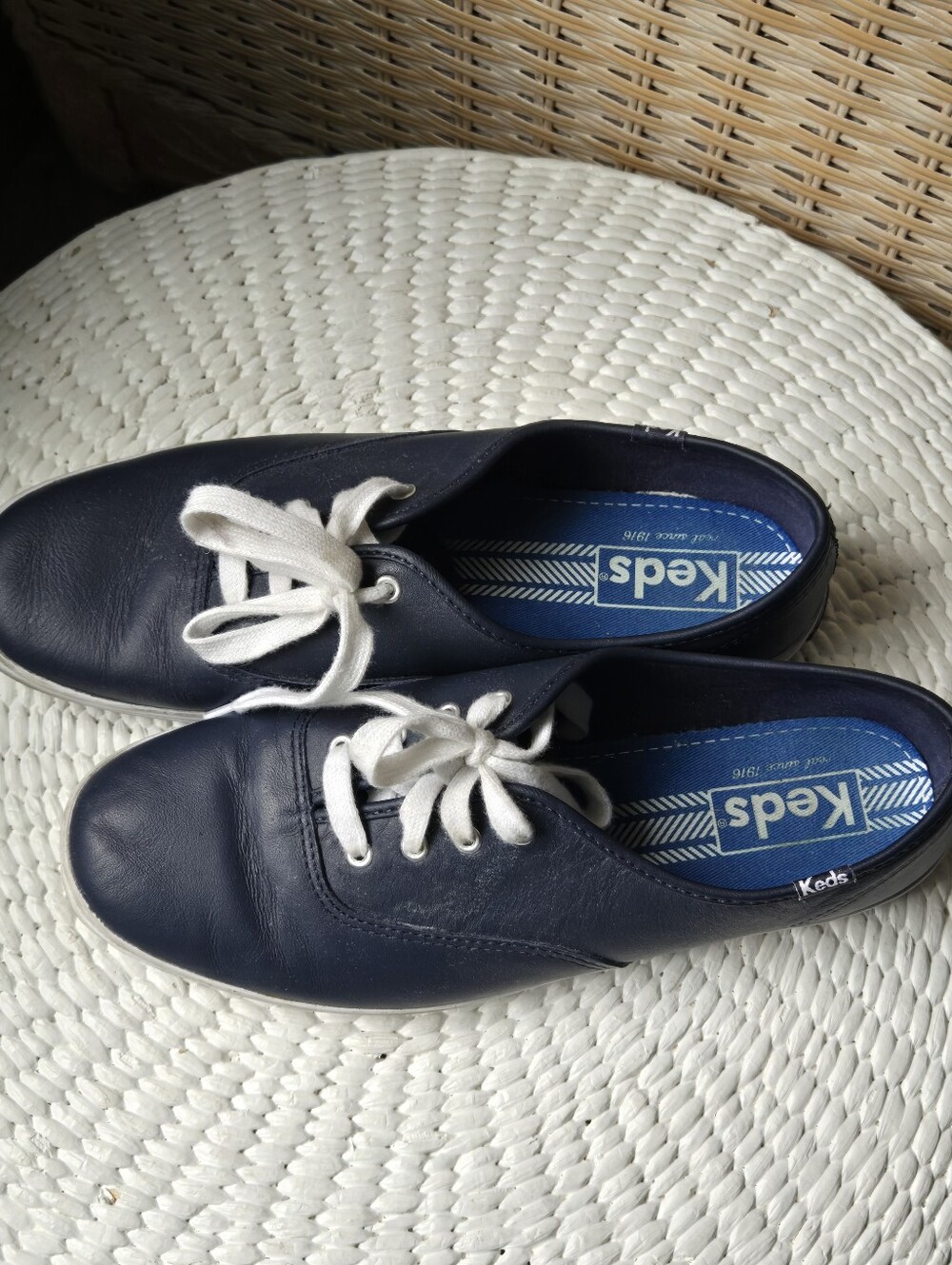 Keds Women’s Navy Blue Leather Lace-Up Sneakers with White Laces Size 8.5